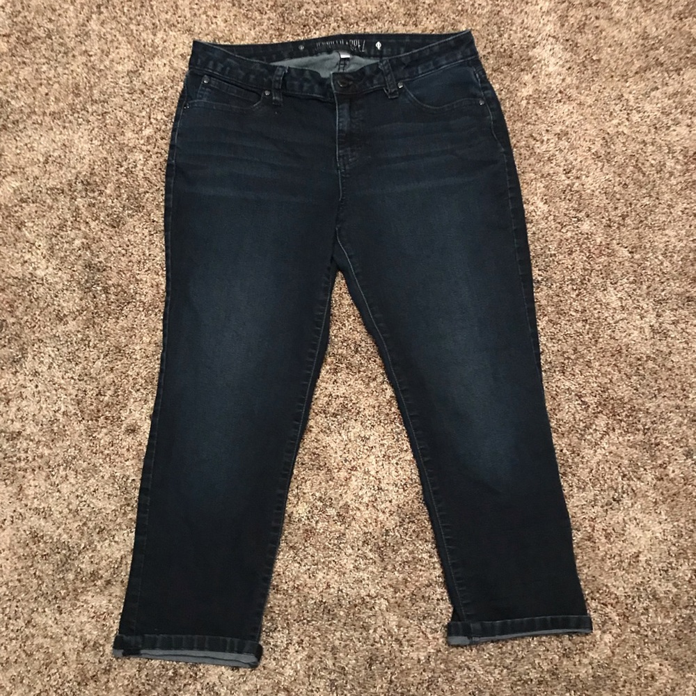 Jennifer Lopez  denim capris. Size 10